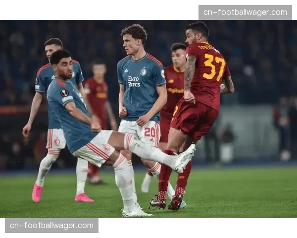 昂热vs里昂伤病报告：昂热4人伤停，里昂6人包括前锋辛伯特